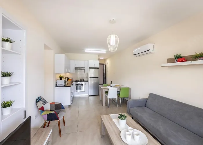 Mythical Sands Apartment *